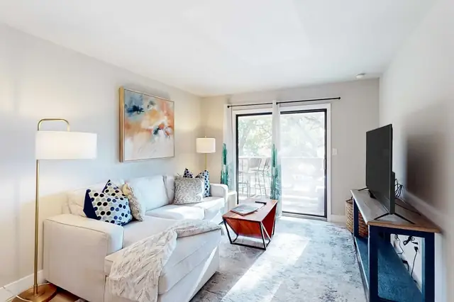 Living room at Fiddler’s Cove 3I